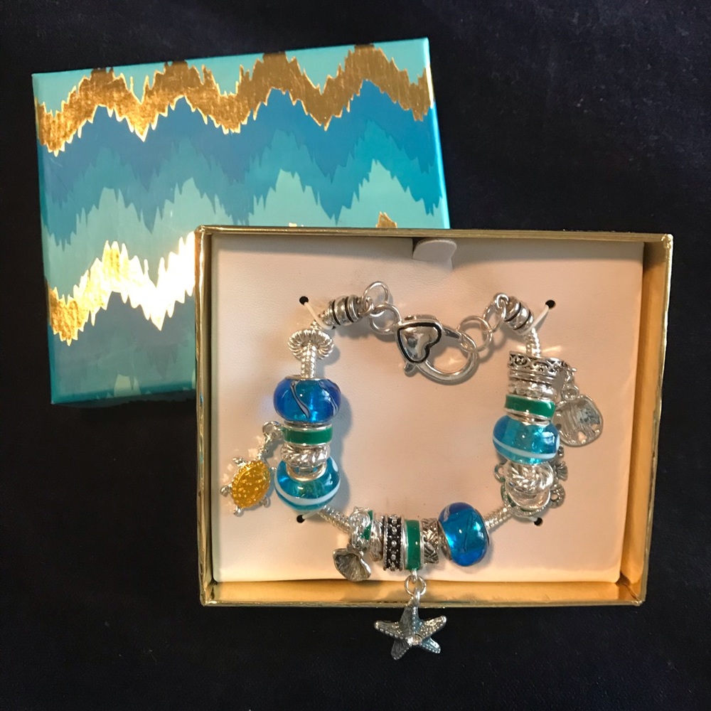 Sea life theme charm bracelet boxed